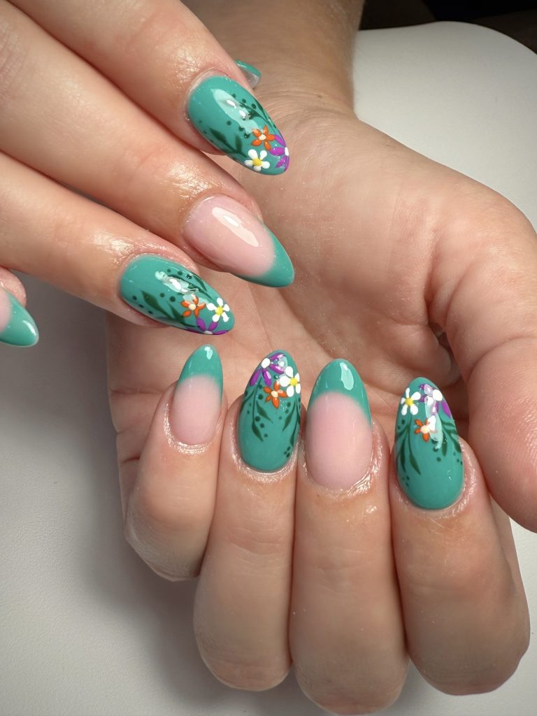 Green nail with Florida Nail Art Designs Nail Envi Aylesbury Salon 38 Kingsbury Square